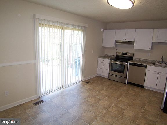 4th image of 1542 Harford Square Dr