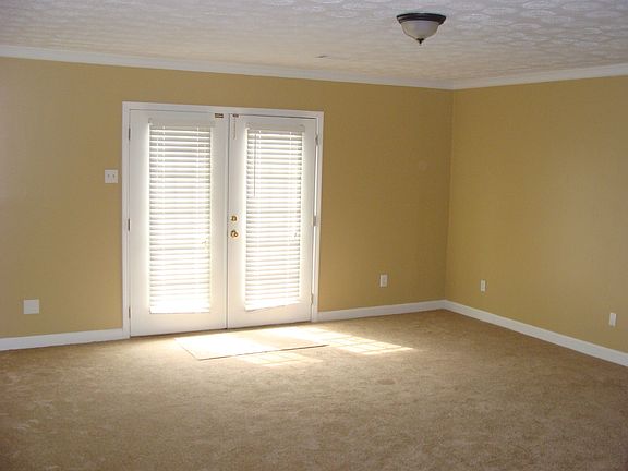 4th image of 1090 Country Park Dr