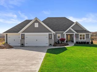 W302S5471 Spring Brook Ct, Town Of Genesee, WI 53149