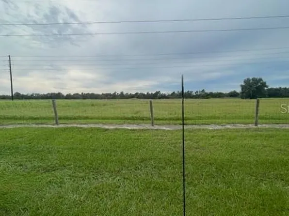 4671 W Palm Dr #11, Bowling Green, FL 33834