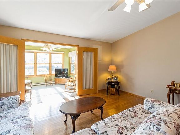 4th image of 1818 Waterbury Cir