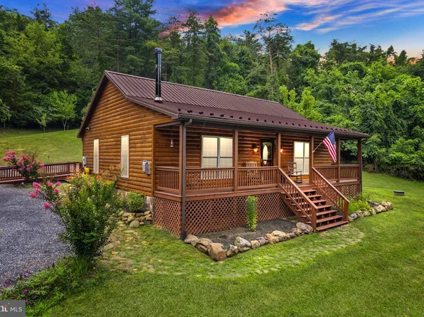 191 Overlook Dr, Rileyville, VA 22650