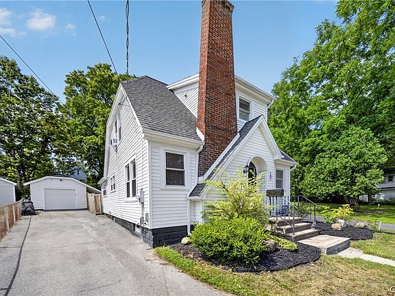 3rd image of 107 Carlton Ave