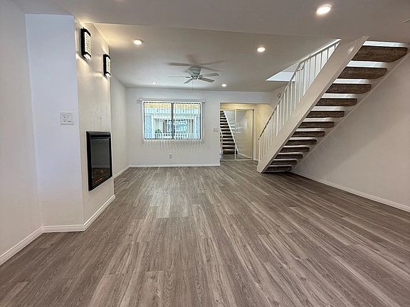 3rd image of 2715 Abbot Kinney Blvd #12
