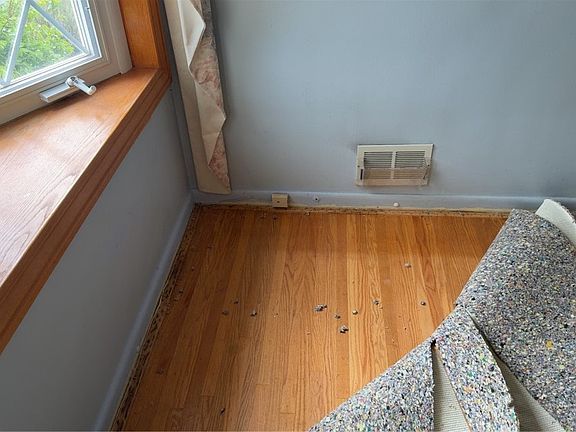 5th image of 37 Ridge Port Cir