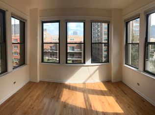 4240 N Sheridan Rd #421, Chicago, IL 60613