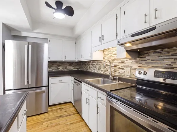 112 Lowell St APT 11, Peabody, MA 01960