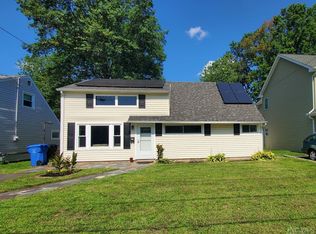116 Homes Park Ave, Iselin, NJ