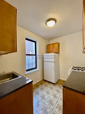 Rented by Sovereign Associates | media 12