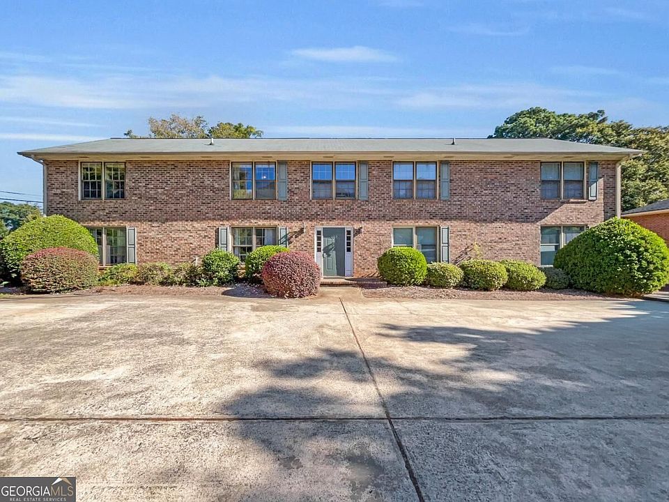 1st image of 103 Barrington Dr APT 3