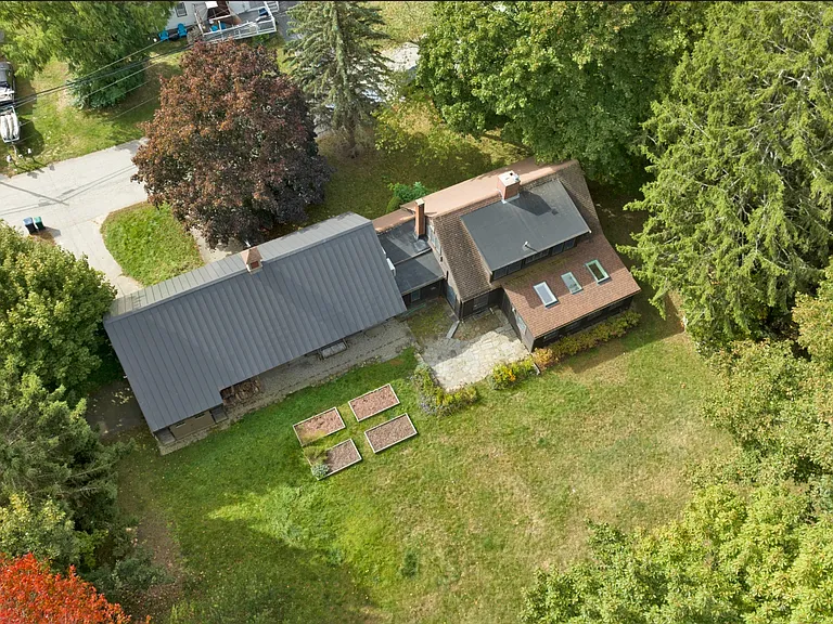 3 Decary Rd — Photo 5