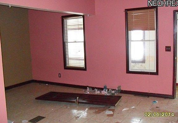 3rd image of 3424 W 62nd St