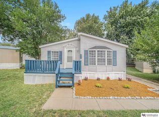 136 Oliver Cir, Lincoln, NE 68521