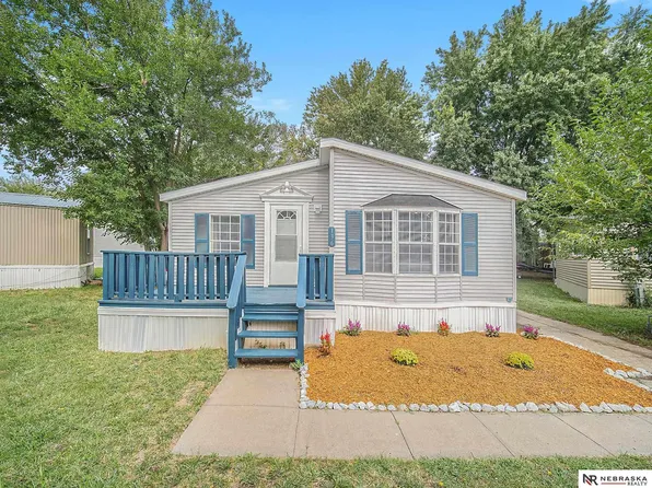 136 Oliver Cir, Lincoln, NE 68521
