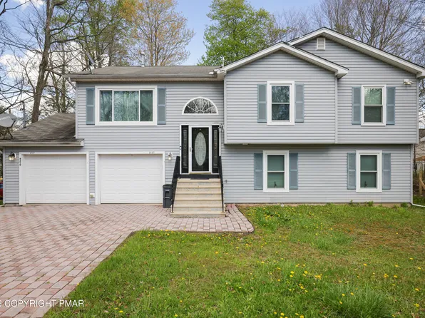 2137 Freedom Way, Pocono Summit, PA 18346