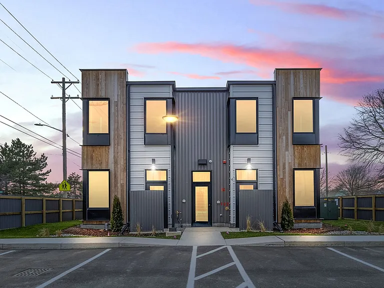 7631 E Lafayette St — Photo 1
