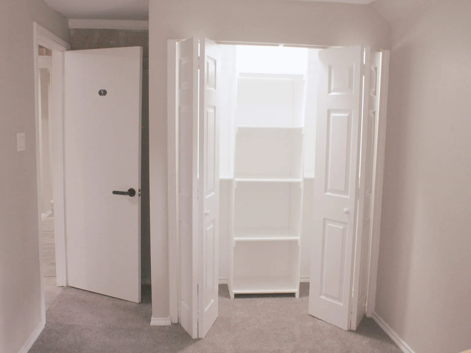 4 bed, 3.0 bath, 2191 sqft, $836 — Photo 2