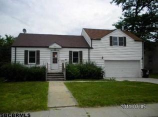 2421 Avenue F, Scottsbluff, NE 69361