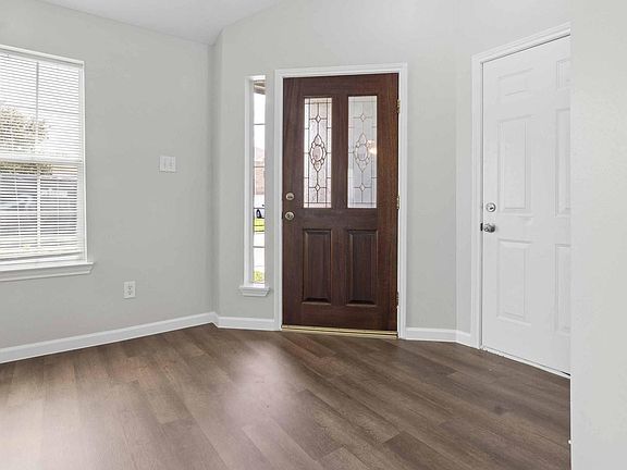 5th image of 4543 Noble Ct