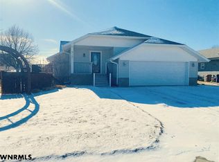410 Sandra Ct, Scottsbluff, NE 69361