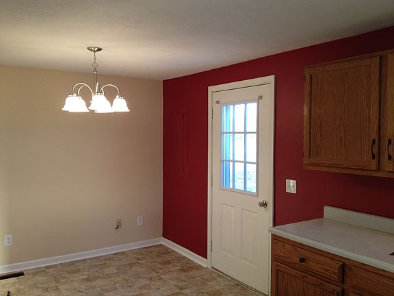 Eat in kitchen/dining