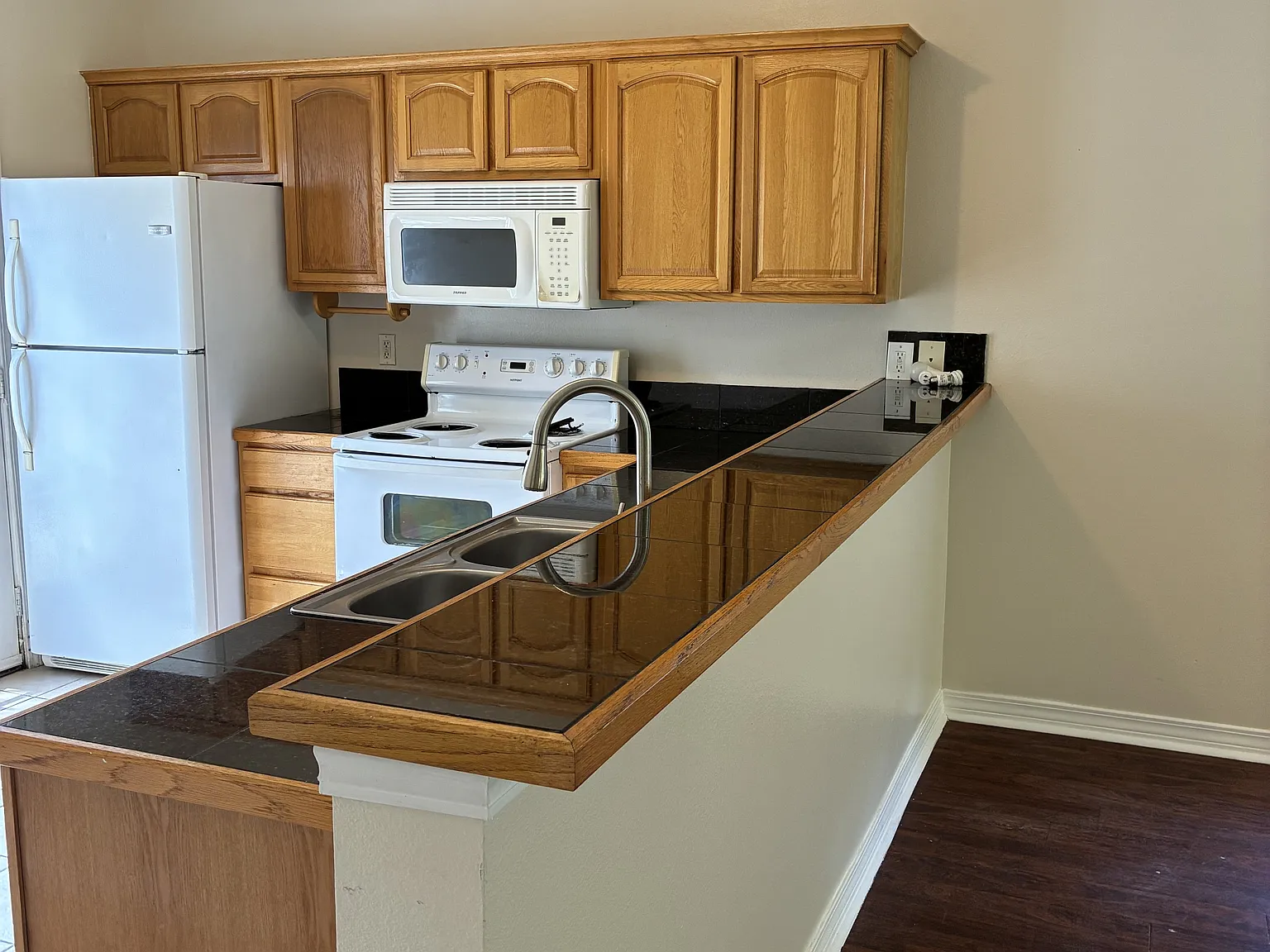 6027 E Newton st - 1 — Photo 3