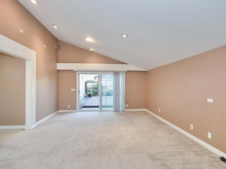 7611 Adelanto Dr — Photo 18