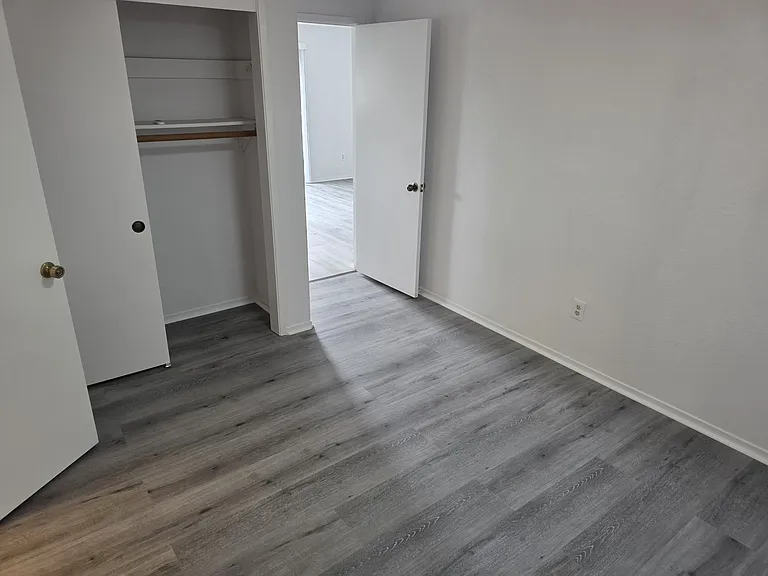 5550 Traffic Way #7 — Photo 7