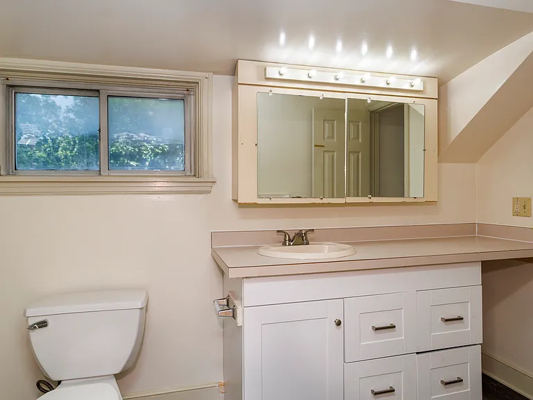 Overbrook Court apartments — Photo 27