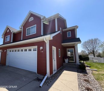1156 38th Ave S, Grand Forks, ND, 58201
