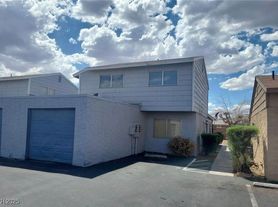 5235 Gray Ln
