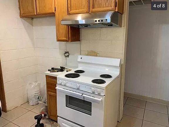 4th image of 5841 25th Ave