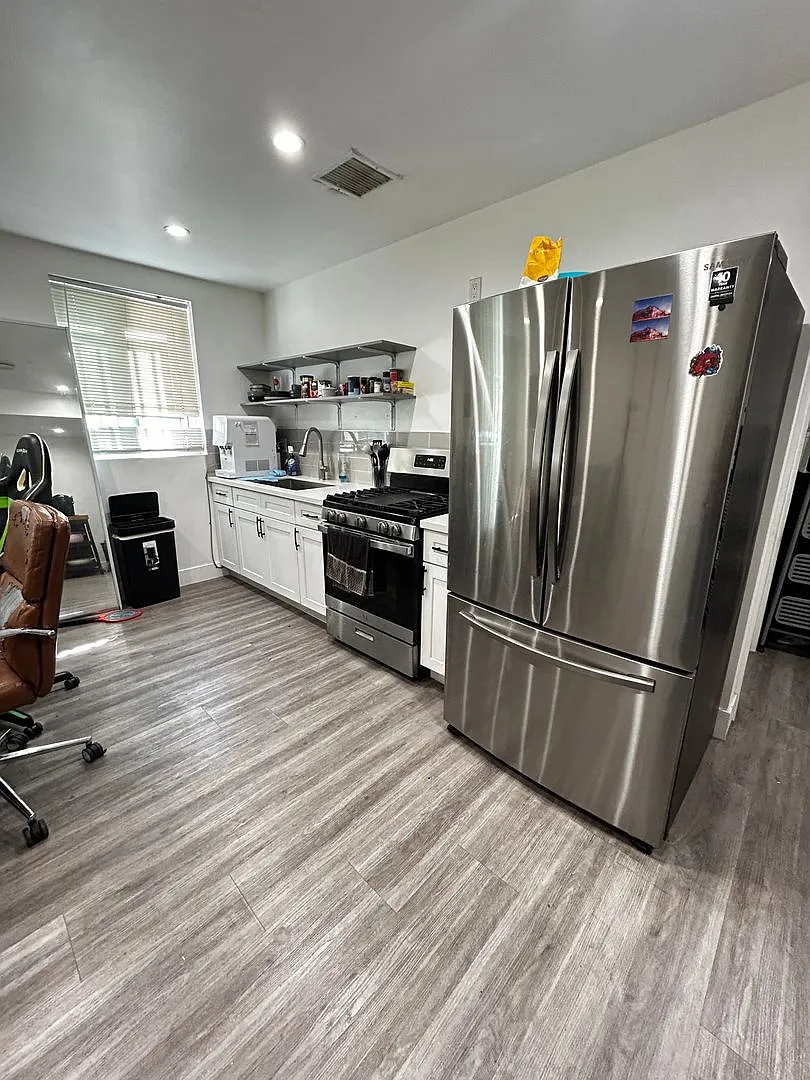3711 Halldale Ave — Photo 4