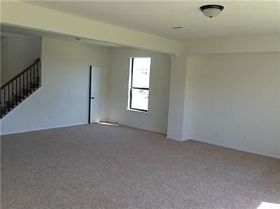 3rd image of 1247 Hyde Park Dr