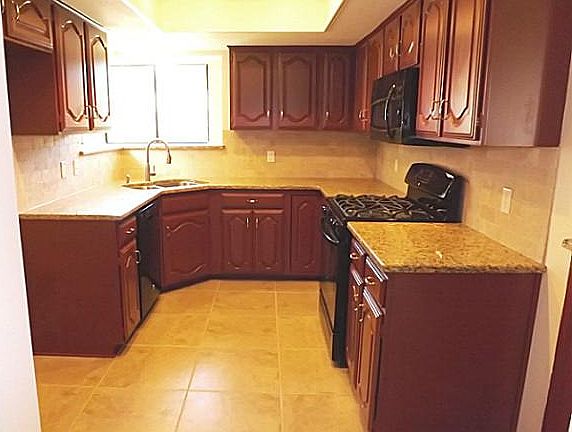 4th image of 142 Edgewood Dr