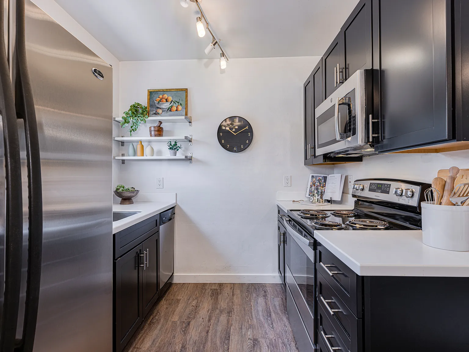 2 bed, 770 sqft, $2,850 — Photo 4