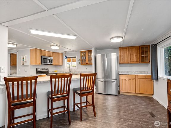 4th image of 6978 Hannegan Road