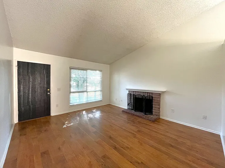 2757 Aries Ln — Photo 10