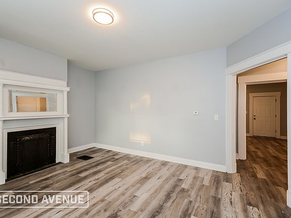 3rd image of 4810 Oak St