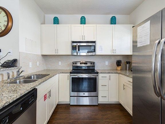 4th image of 5366 Diplomat Ct #104