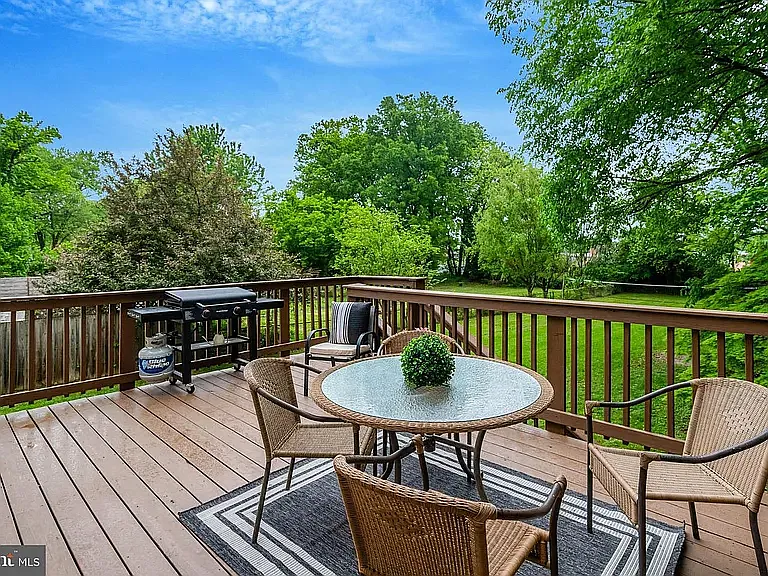 6703 Oak Dr — Photo 35