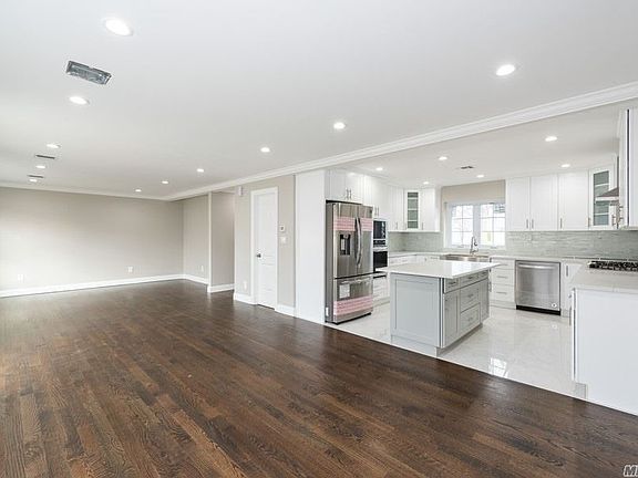 5th image of 160 Blueberry Ln