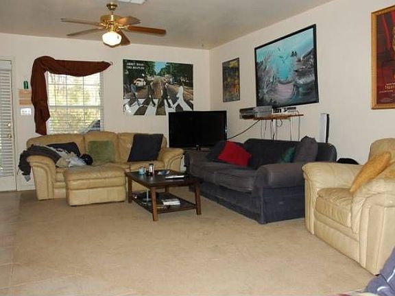 Living room/Front door