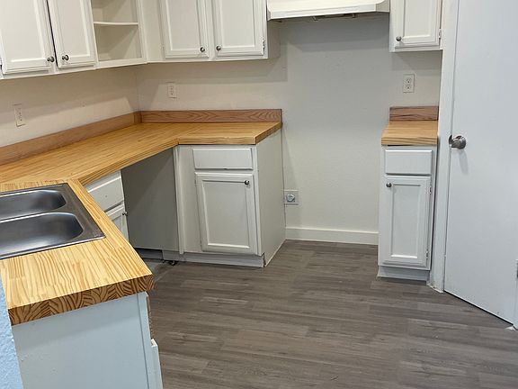 3rd image of 5401 Atascosa Dr #B