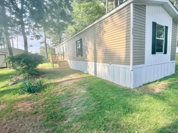 116 Lucy Ln, Raeford, NC 28376