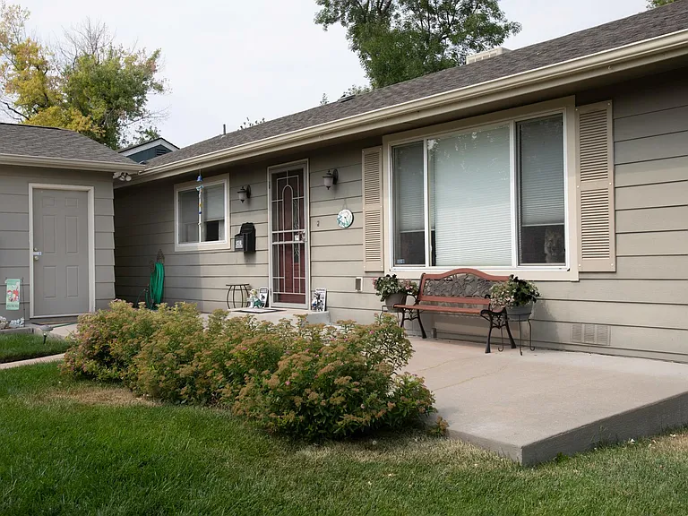 3401 S Glencoe St — Photo 2