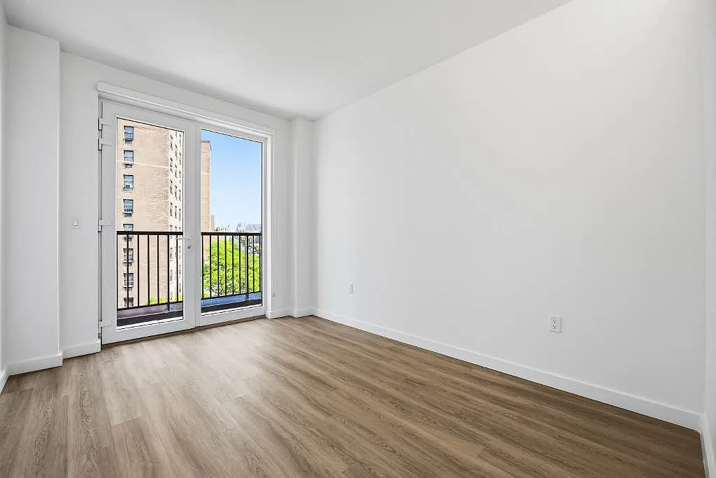 100 Sullivan Place — Photo 4