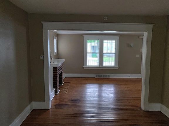 4th image of 416 Dartmouth Ave