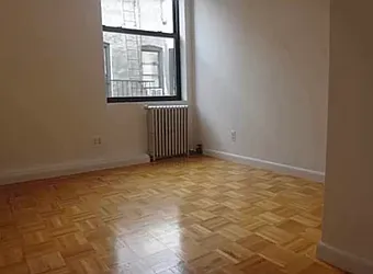 Rented by M.Grossman R.E. Management
