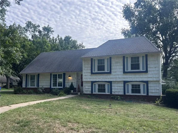 9601 W 97th St, Overland Park, KS 66212